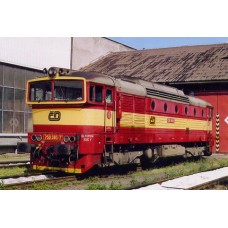 Motorová lokomotiva 750.385 v depu Liberec - červenec 2004